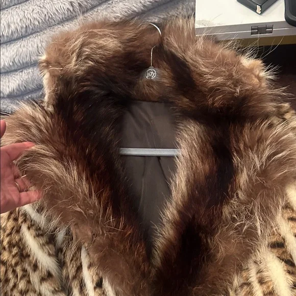 GENUINE LEOPARD FUR VINTAGE FABULOUS LONG COAT ADDITIONAL PHOTOS!! - Picture 13 of 17